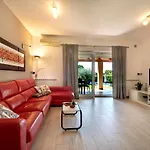 Ferienhaus Nina With Private Pool Near Poreč