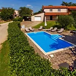 Nina With Private Pool Near Tatil Evi