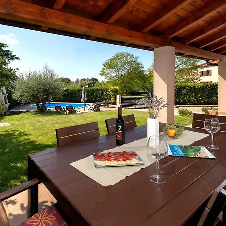 Nina With Private Pool Near *