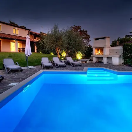 Nina With Private Pool Near * Porec