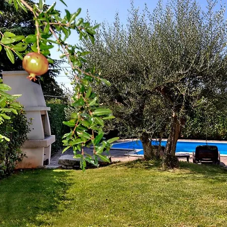 Nina With Private Pool Near Πόρετς