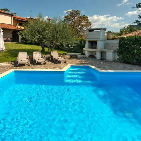 Nina With Private Pool Near Tatil Evi *