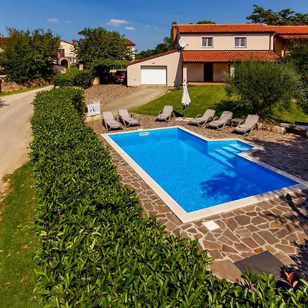 Nina With Private Pool Near Nyaraló