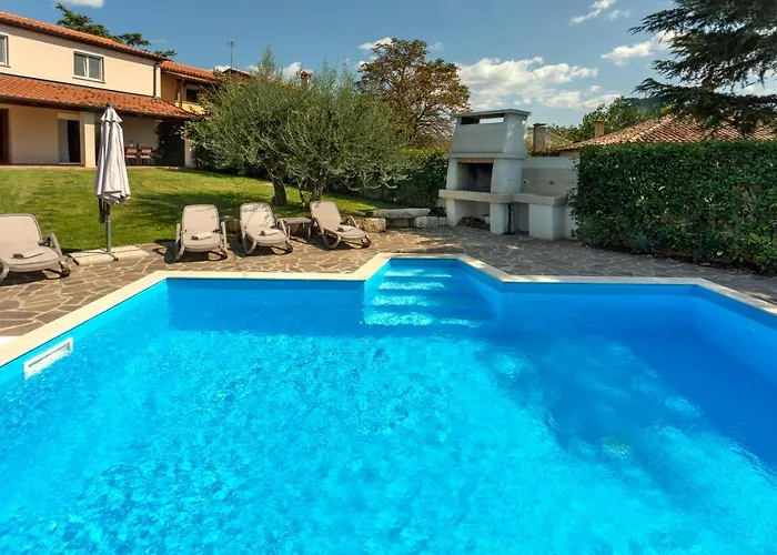 Nina With Private Pool Near Σπίτι διακοπών *